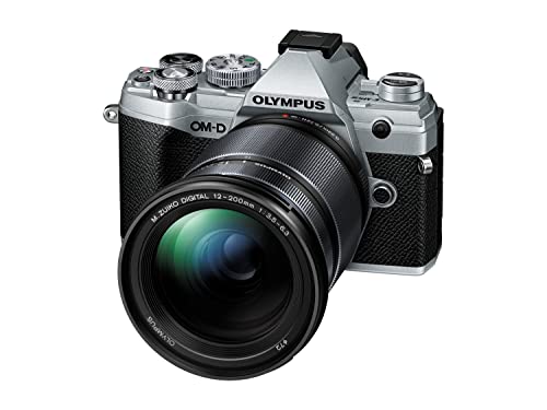 Olympus OM-D E-M5 Mark III Kit, Systemkamera (20 MP, 5-Achsen Bildstabilisator, leistungsstarker Autofokus, elektr. OLED-Sucher, 4K-Video, WLAN), Silber inkl. 12-200 mm F3.5-6.3 M.Zuiko Objektiv