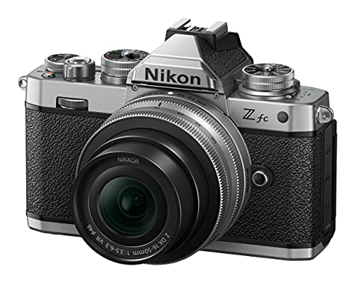 Nikon Z fc KIT Z DX 16-50 mm 1:3.5-6.3 VR (SE) + Z DX 50-250 mm 1:4.5-6.3 VR (20.9 MP, OLED-Sucher mit 2.36 Mill. Bildpunkten, 11 Bilder pro Sek., Hybrid AF mit Fokus-Assistent, 4K UHD-Video)