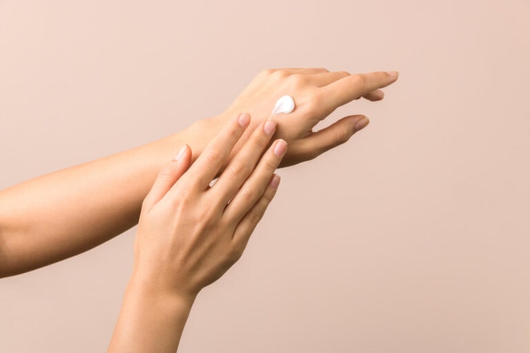 Handcreme für den Winter im Test: Stiftung Warentest findet viele Cremes für trockene Hände „gut“