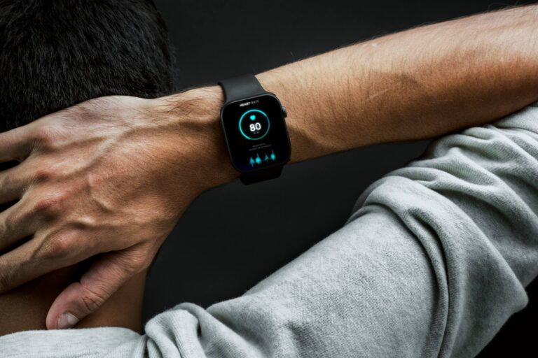 Beste Smartwatch mit Gesundheitsfunktionen: Apple Watch Series 8 Testsieger in Ausgabe 1/2024 der Stiftung Warentest