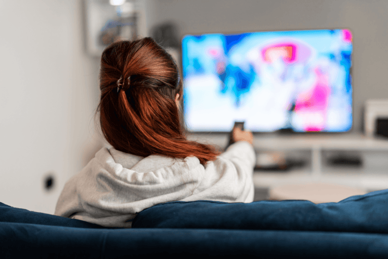 17 große Fernseher: Testsieger der Stiftung Warentest 12/2023 sind die OLED-TVs von LG